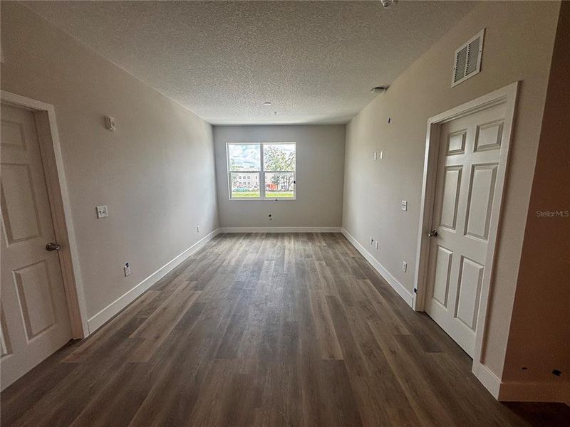 Spacious, unfurnished interior of a new home in , Orlando (Image 10).