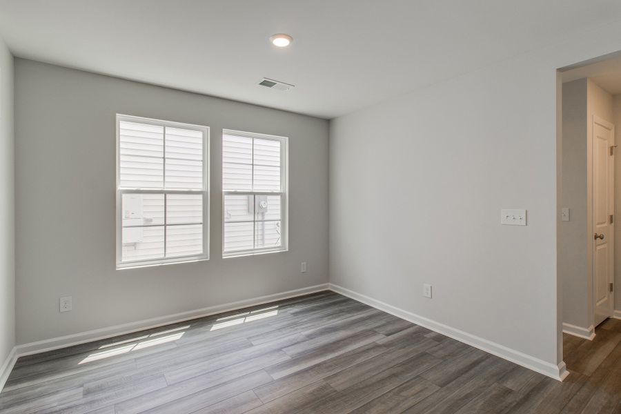 Spacious, unfurnished interior of a new home in Ellington, Elgin (Image 17).