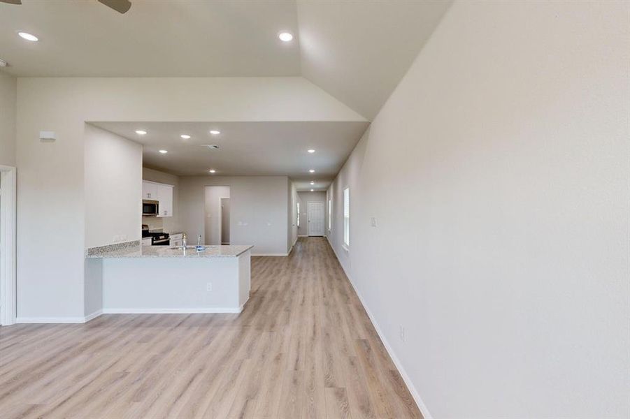 Spacious, unfurnished interior of a new home in ValleyBrooke, Mesquite (Image 13). Spacious, unfurnished interior of a new home in ValleyBrooke, Mesquite (Image 13).
