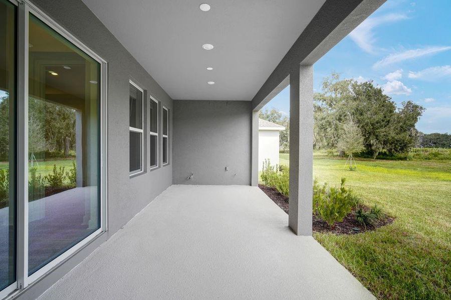 Exterior details and patio area of a home in Timber Ridge, Plant City (Image 19). Exterior details and patio area of a home in Timber Ridge, Plant City (Image 19).
