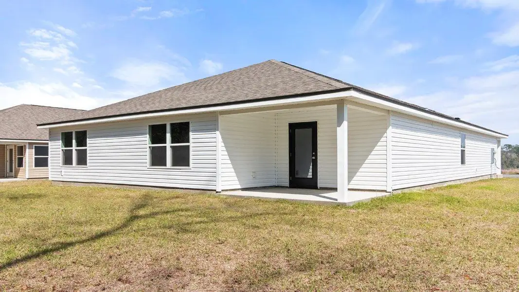 Representative exterior details of a home built from the The Cali by D.R. Horton in Wesley Park, Crawfordville (Image 2).