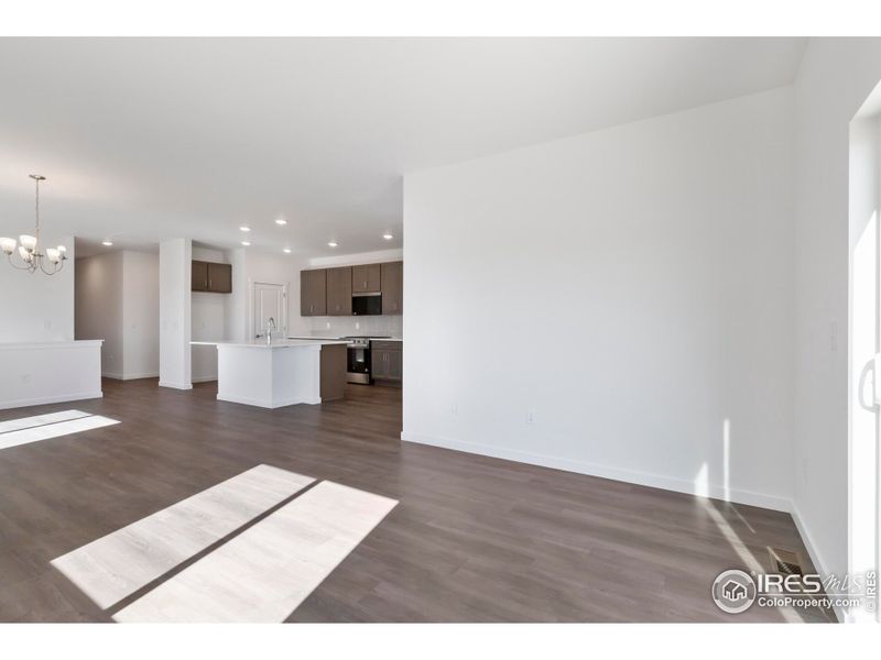 Spacious, unfurnished interior of a new home in Granary, Johnstown (Image 11).