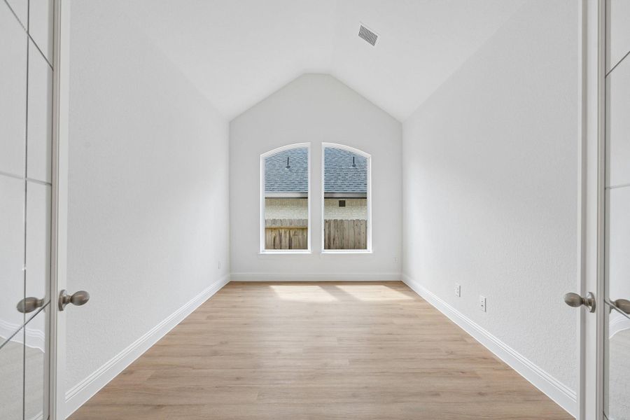 Spacious, unfurnished interior of a new home in Woodhavyn 50', Magnolia (Image 11).