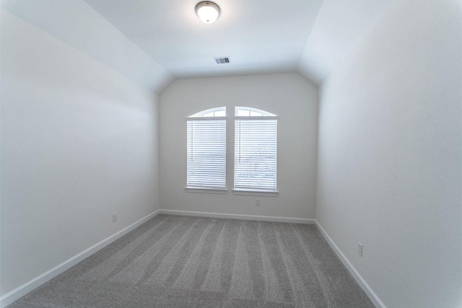 Spacious, unfurnished interior of a new home in Westwood, League City (Image 17).