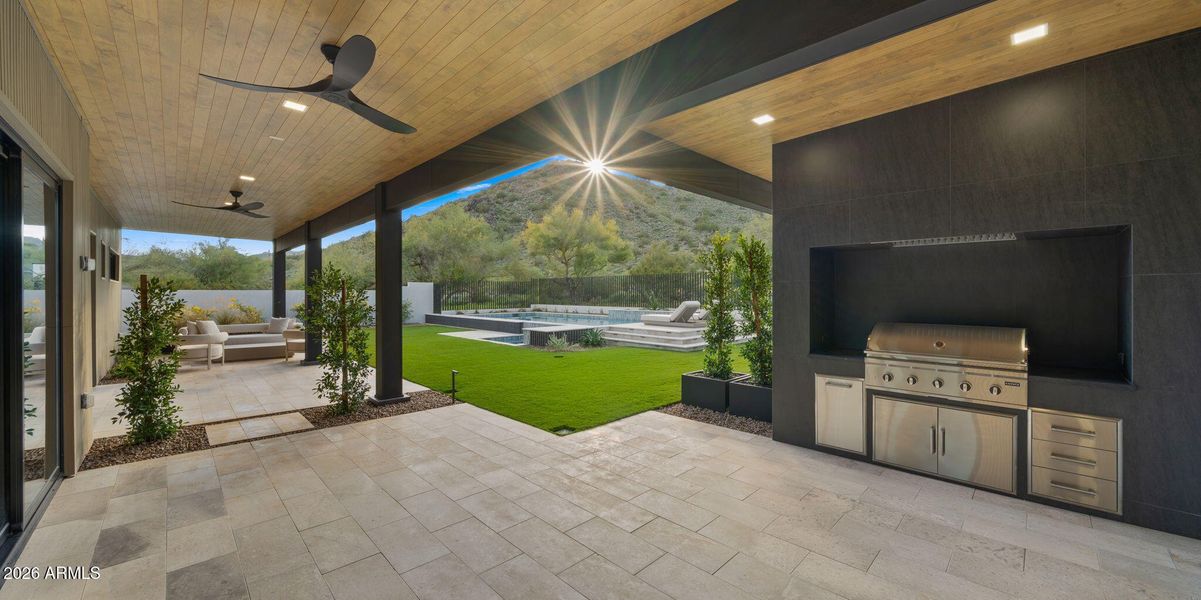 124-web-or-mls-Backyard2