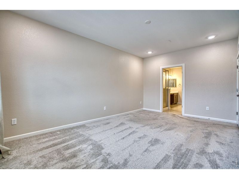 Spacious, unfurnished interior of a new home in , Longmont (Image 13).