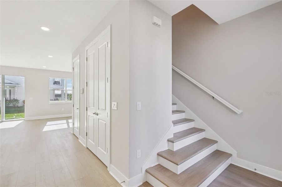 Spacious, unfurnished interior of a new home in Lagoon Residences at Epperson, Wesley Chapel (Image 9).