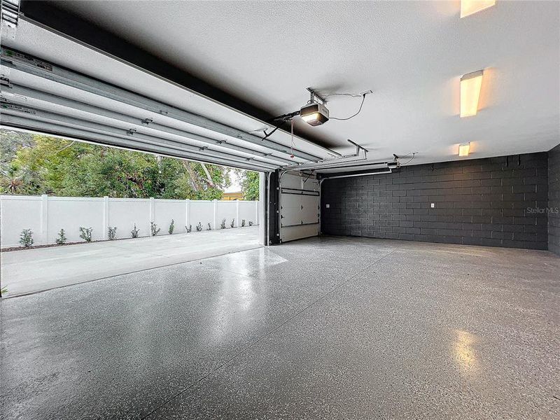 Spacious, unfurnished interior of a new home in , Orlando (Image 39).