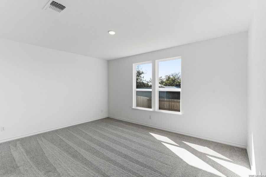 Spacious, unfurnished interior of a new home in Horizon Ridge, San Antonio (Image 16).