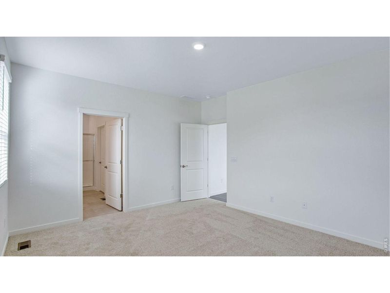 Spacious, unfurnished interior of a new home in Hansen Farm, Fort Collins (Image 18).