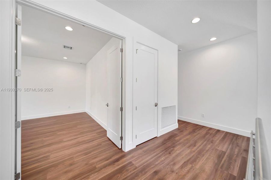 Spacious, unfurnished interior of a new home in Marina Landings, Fort Lauderdale (Image 37).