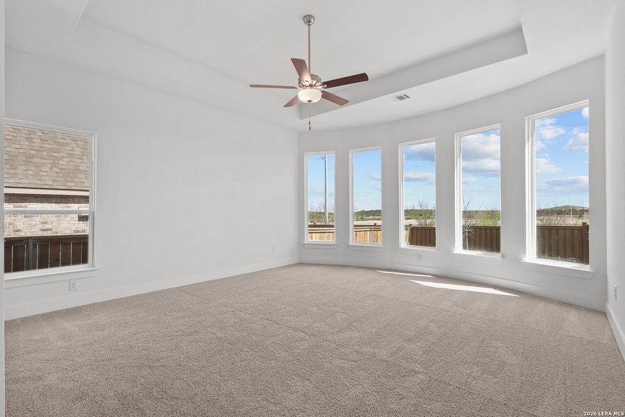 Spacious, unfurnished interior of a new home in Mayfair, New Braunfels (Image 24).