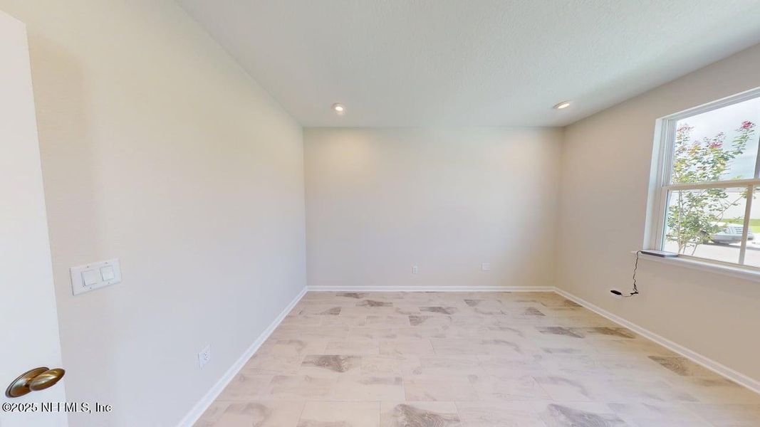 Spacious, unfurnished interior of a new home in Sandridge Hills, Green Cove Springs (Image 8).