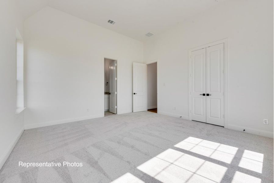 Representative unfurnished interior of a home built from the Grand Estate by Grand Homes in Kings Crossing, Parker (Image 28).