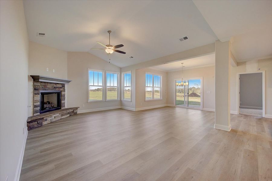 Representative unfurnished interior of a home built from the Oakland by SK Builders in Blue Ridge Trail, Fountain Inn (Image 19).