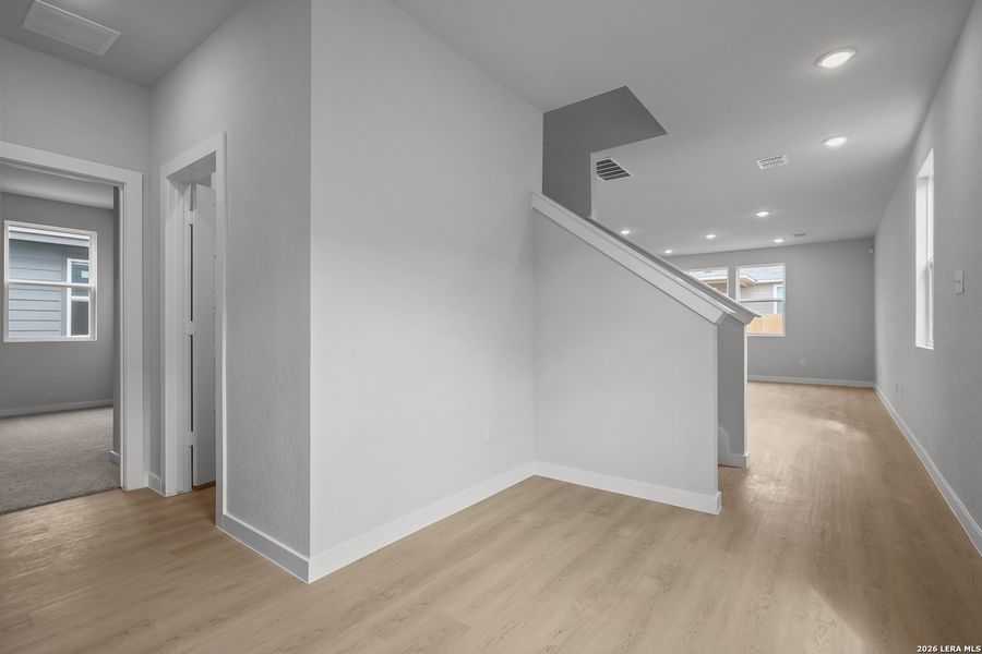 Spacious, unfurnished interior of a new home in Park Place, New Braunfels (Image 18).