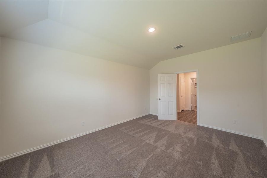 Spacious, unfurnished interior of a new home in Craftsman’s Corner, Cleburne (Image 36).