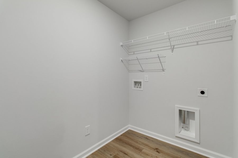 Spacious, unfurnished interior of a new home in Winston Point, Gilbert (Image 24).