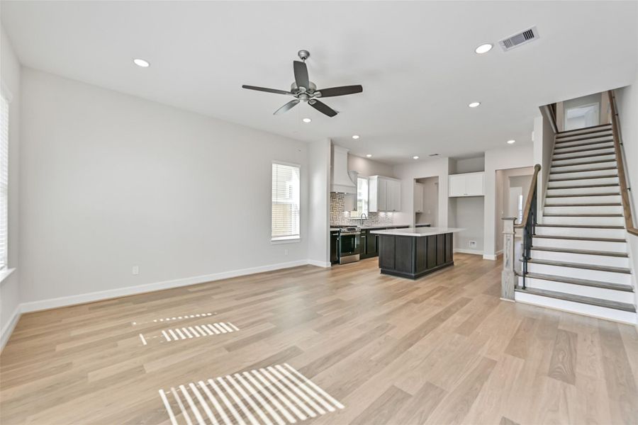 Spacious, unfurnished interior of a new home in Pearland Old Townsite, Pearland (Image 37).