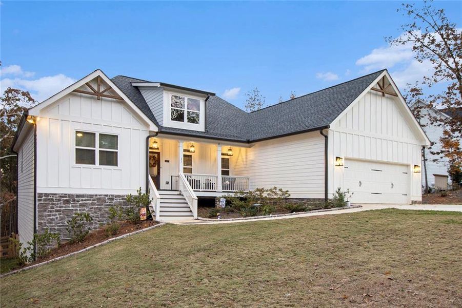 Front exterior of a new home in Griffin Manor, Cartersville, GA, highlighting curb appeal (Image 1).