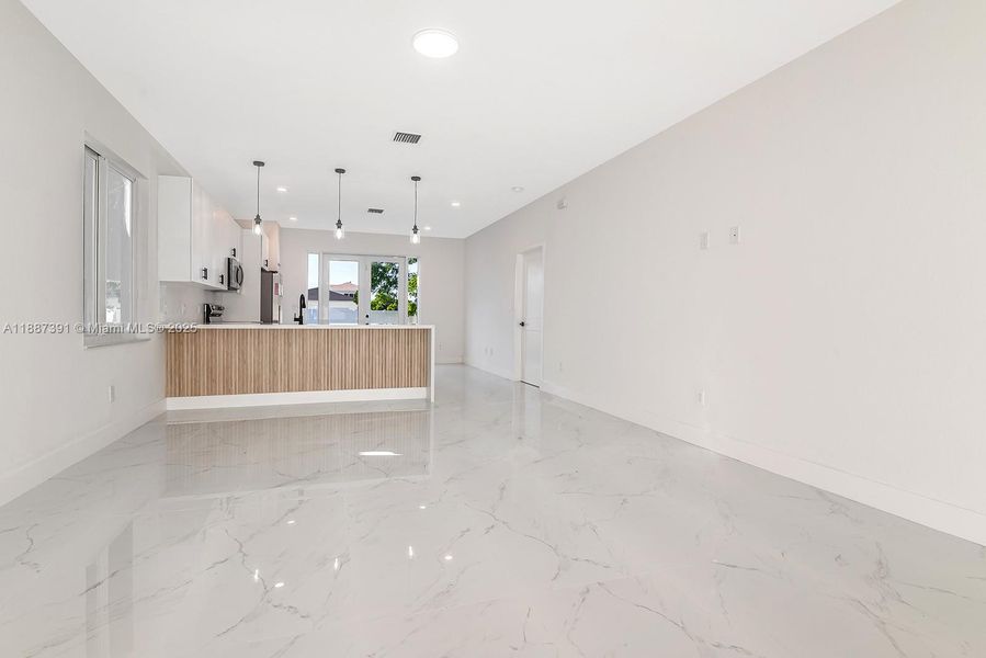 Spacious, unfurnished interior of a new home in , Dania Beach (Image 15). Spacious, unfurnished interior of a new home in , Dania Beach (Image 15).