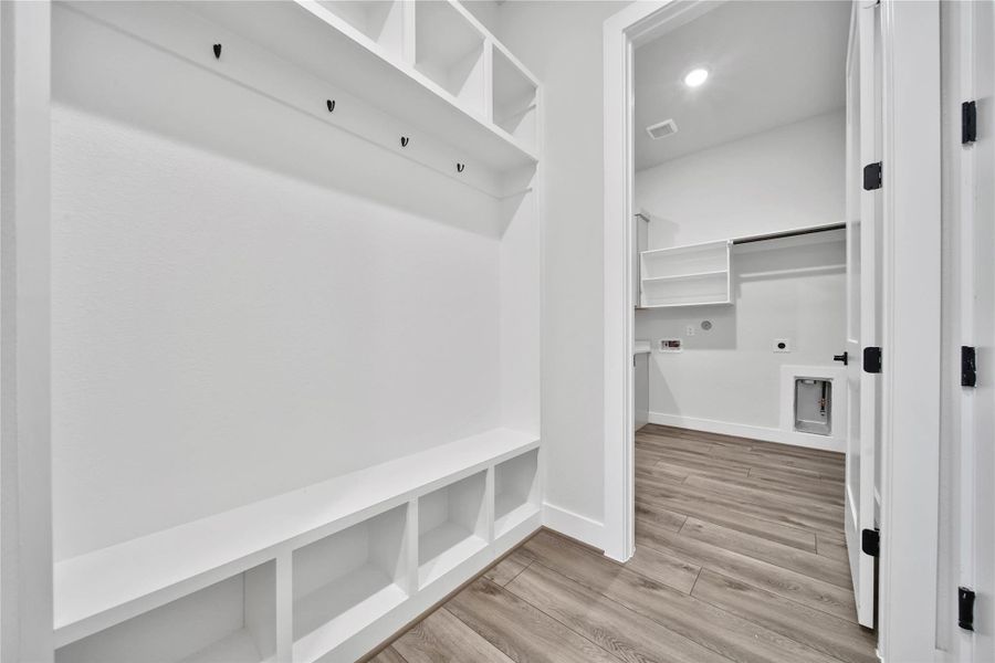 Spacious, unfurnished interior of a new home in , Rosharon (Image 39). Spacious, unfurnished interior of a new home in , Rosharon (Image 39).