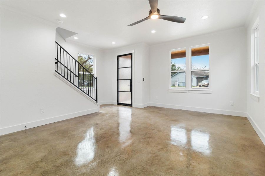 Spacious, unfurnished interior of a new home in , Wimberley (Image 26).