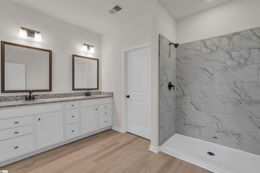 Furnished interior view inside a new home in Lynbrook, Boiling Springs (Image 12).