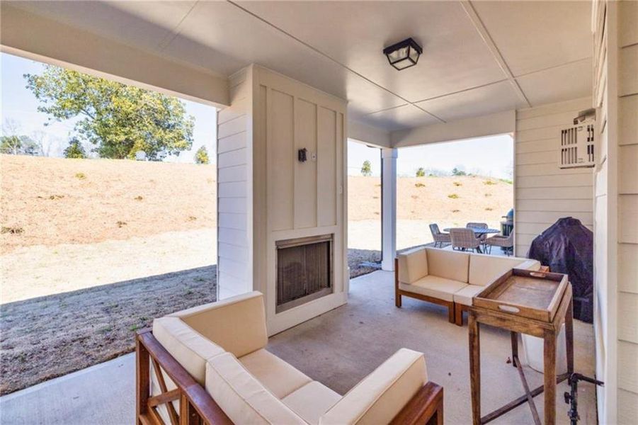 Furnished interior view inside a new home in Rosewood Lake Estates, Hoschton (Image 31). Furnished interior view inside a new home in Rosewood Lake Estates, Hoschton (Image 31).