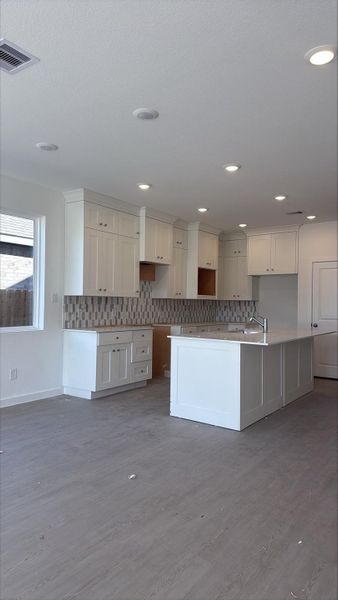 **Photos are representative only. This is not the actual homesite.** **Photos are representative only. This is not the actual homesite.**