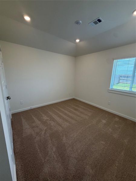 Spacious, unfurnished interior of a new home in Creekhaven, Iowa Colony (Image 18). Spacious, unfurnished interior of a new home in Creekhaven, Iowa Colony (Image 18).