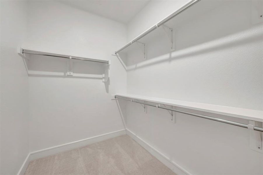 Spacious, unfurnished interior of a new home in Heath Golf & Yacht Villas, Heath (Image 15).
