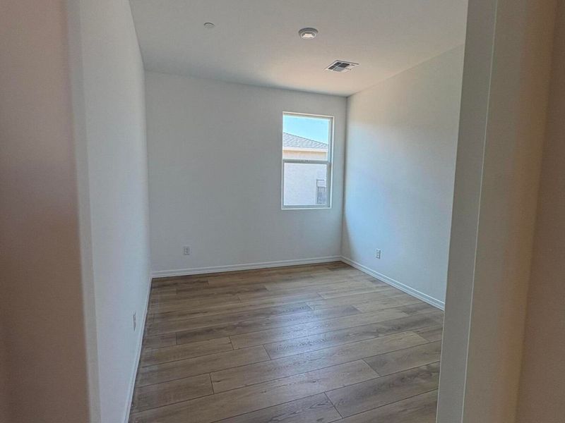 Spacious, unfurnished interior of a new home in Vineyards at Cottonwood, Cottonwood (Image 9).