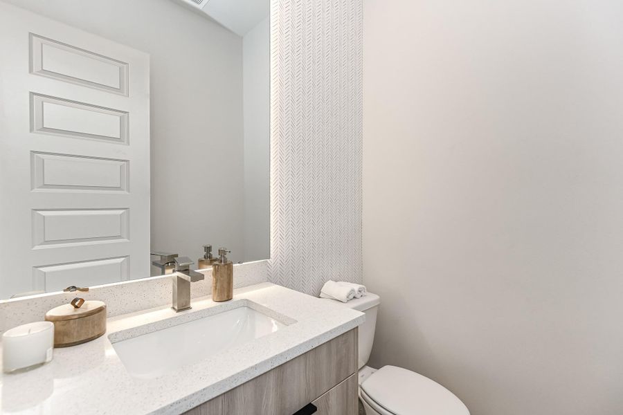 Furnished interior view inside a new home in Antigua, Houston (Image 6).