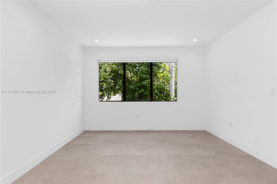 Spacious, unfurnished interior of a new home in , Miami (Image 19).