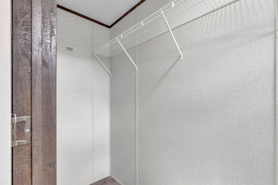 Spacious, unfurnished interior of a new home in , Granbury (Image 16).