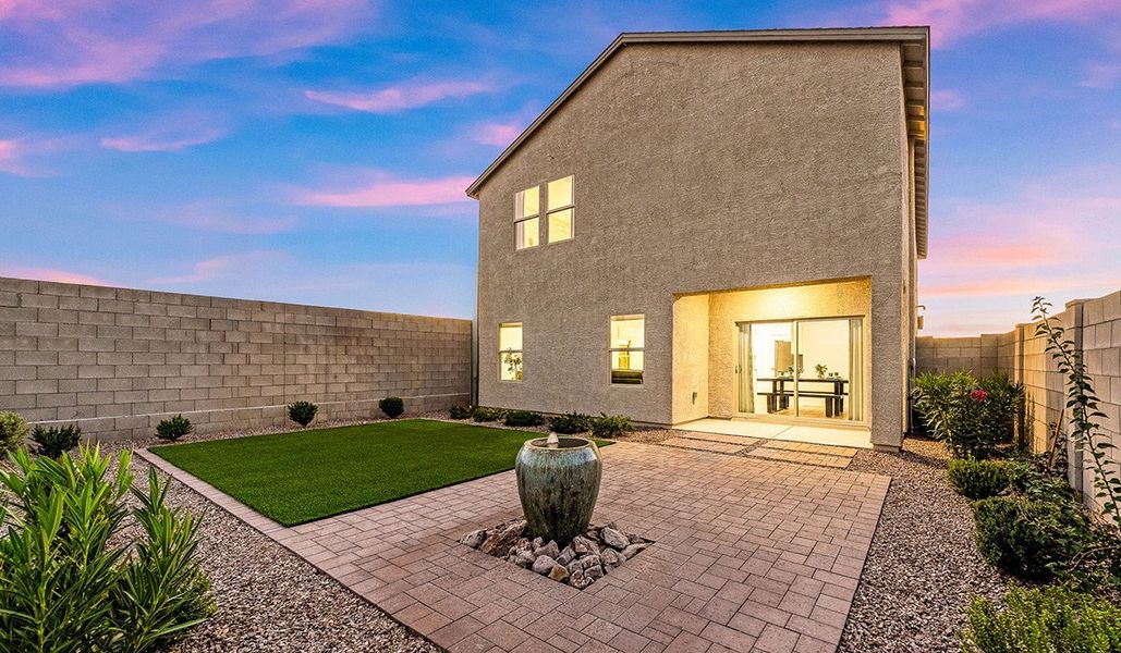 Exterior details and patio area of a home in Blackhawk, Tucson (Image 23).