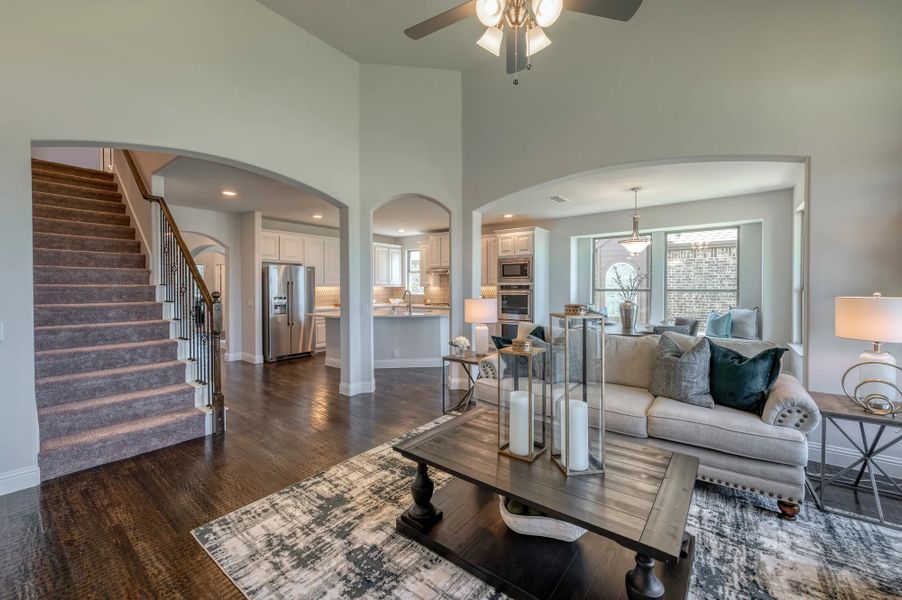 Representative furnished interior of a home built from the Regatta by Stonehollow Homes in Meadow Vista, Anna (Image 19).