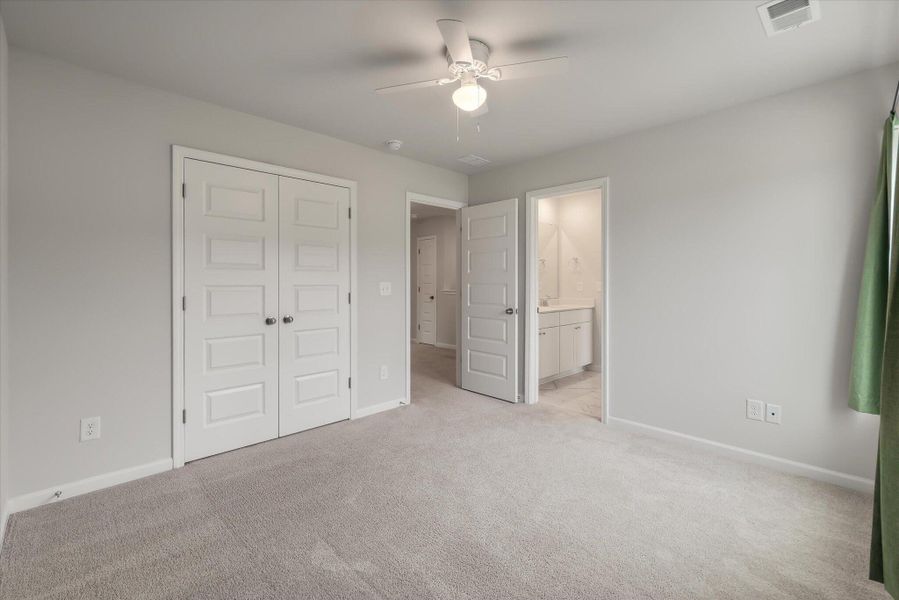 Spacious, unfurnished interior of a new home in Sweetgrass at Summers Corner, Summerville (Image 47).
