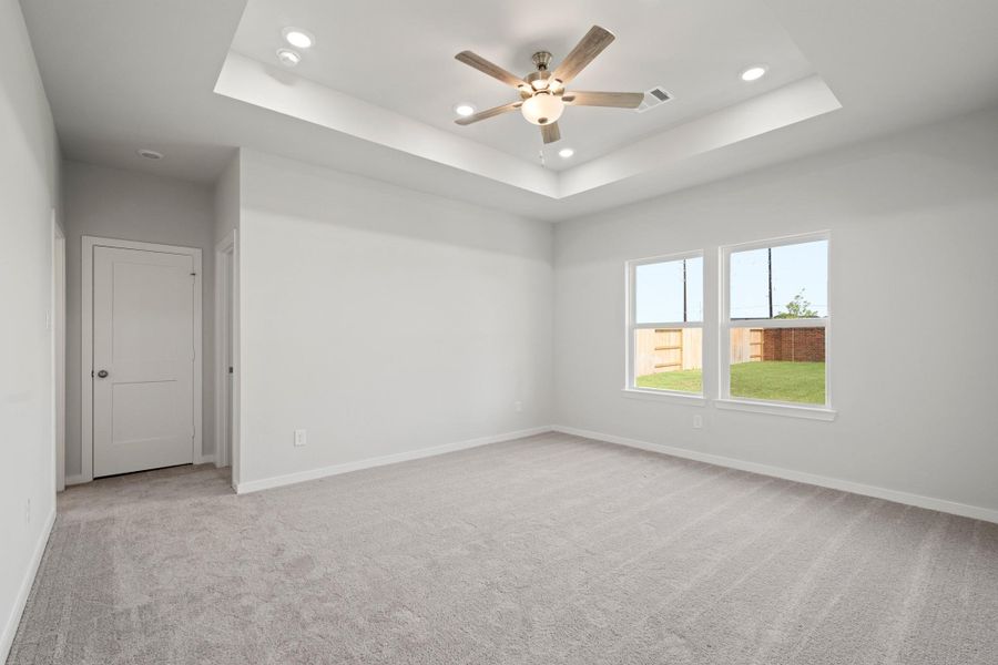 Spacious, unfurnished interior of a new home in Sunterra, Katy (Image 16). Spacious, unfurnished interior of a new home in Sunterra, Katy (Image 16).