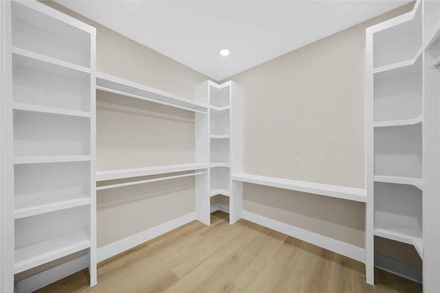 Walk in closet Walk in closet