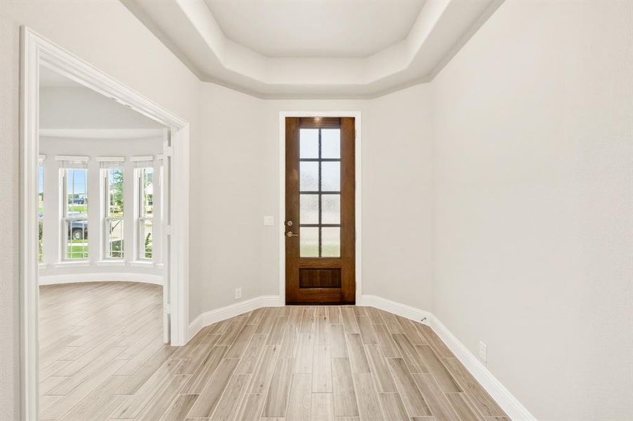 Spacious, unfurnished interior of a new home in Somerset, Venus (Image 18).