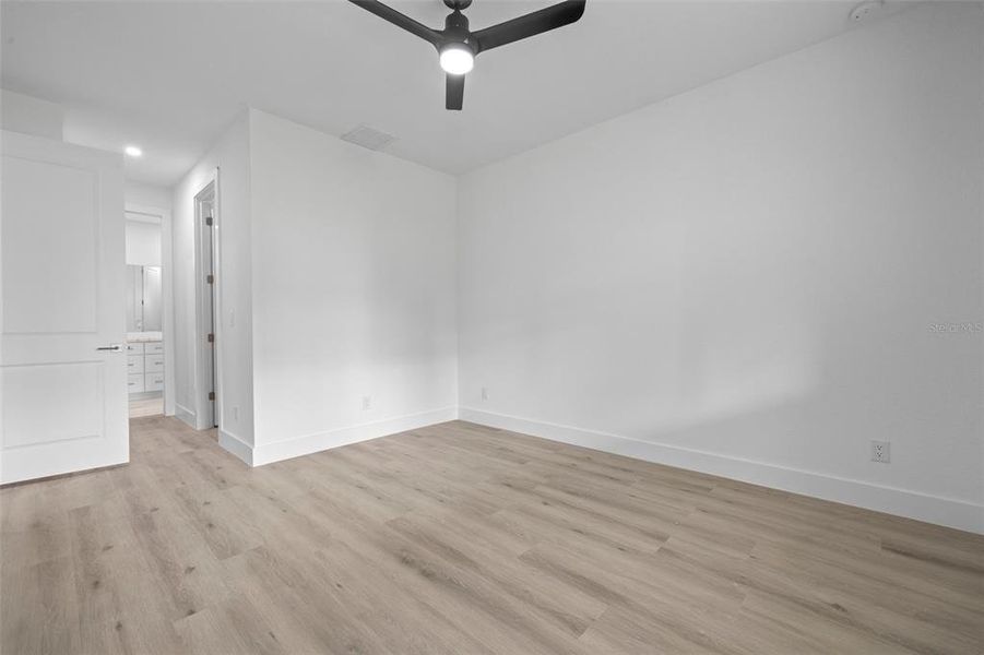 Spacious, unfurnished interior of a new home in , Port Charlotte (Image 17).