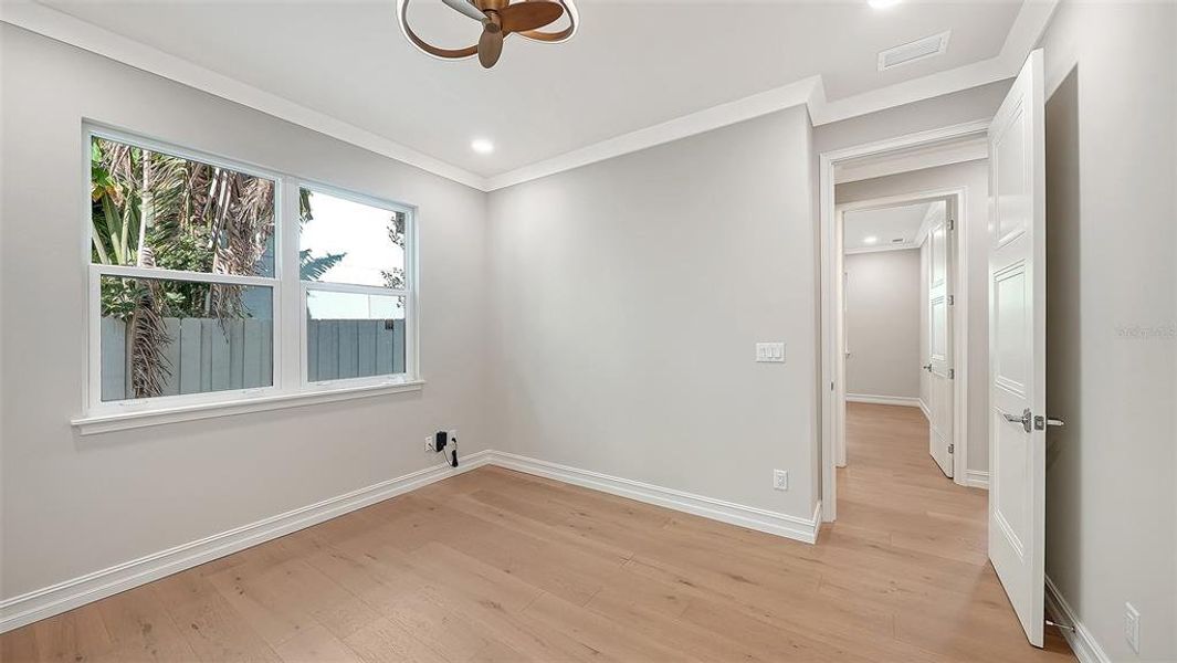 Spacious, unfurnished interior of a new home in , Sarasota (Image 59).