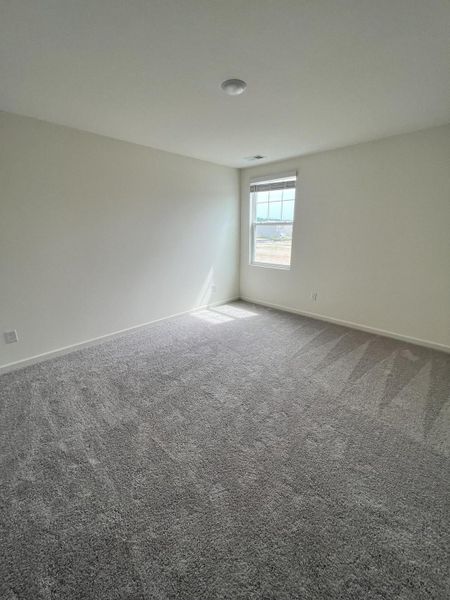 Spacious, unfurnished interior of a new home in Crossing at Givhans, Ridgeville (Image 4).