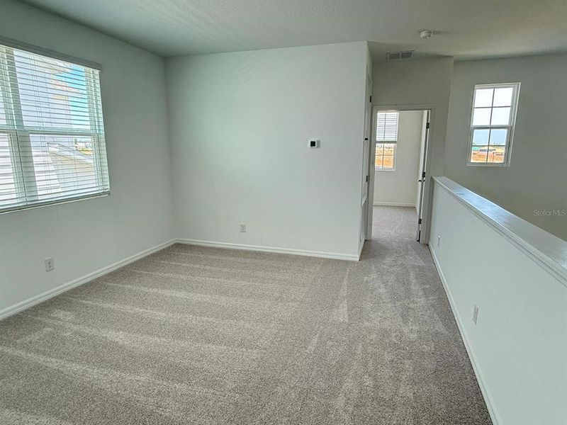 Spacious, unfurnished interior of a new home in Cypress Bluff, Groveland (Image 8).