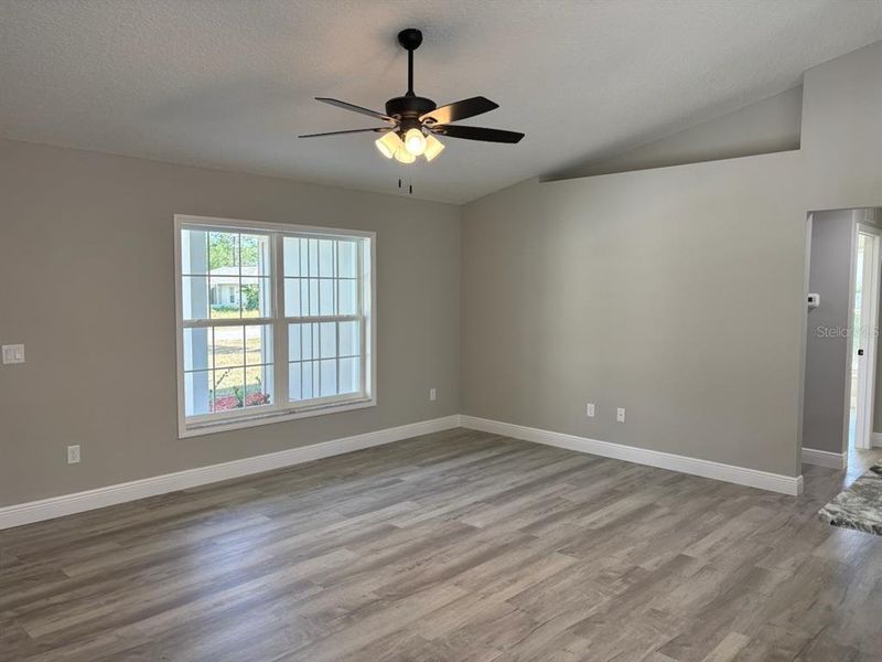 Spacious, unfurnished interior of a new home in , Citrus Springs (Image 30).