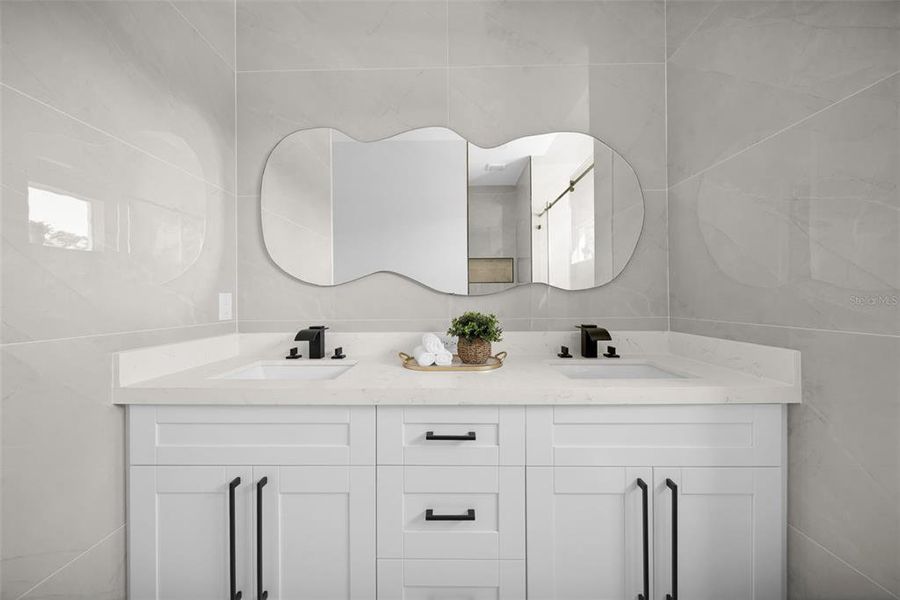 Close-up of interior finishes inside a home in , Punta Gorda (Image 20).