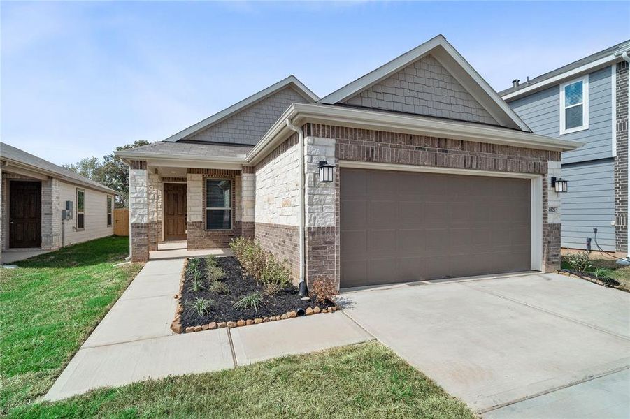 Welcome home to 4825 Salerno Lane located in Sagecrest Trails and zoned to Willis ISD!