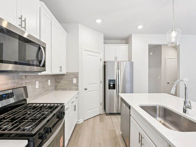 Furnished interior view inside a new home in Ivey Township, Dallas (Image 7).